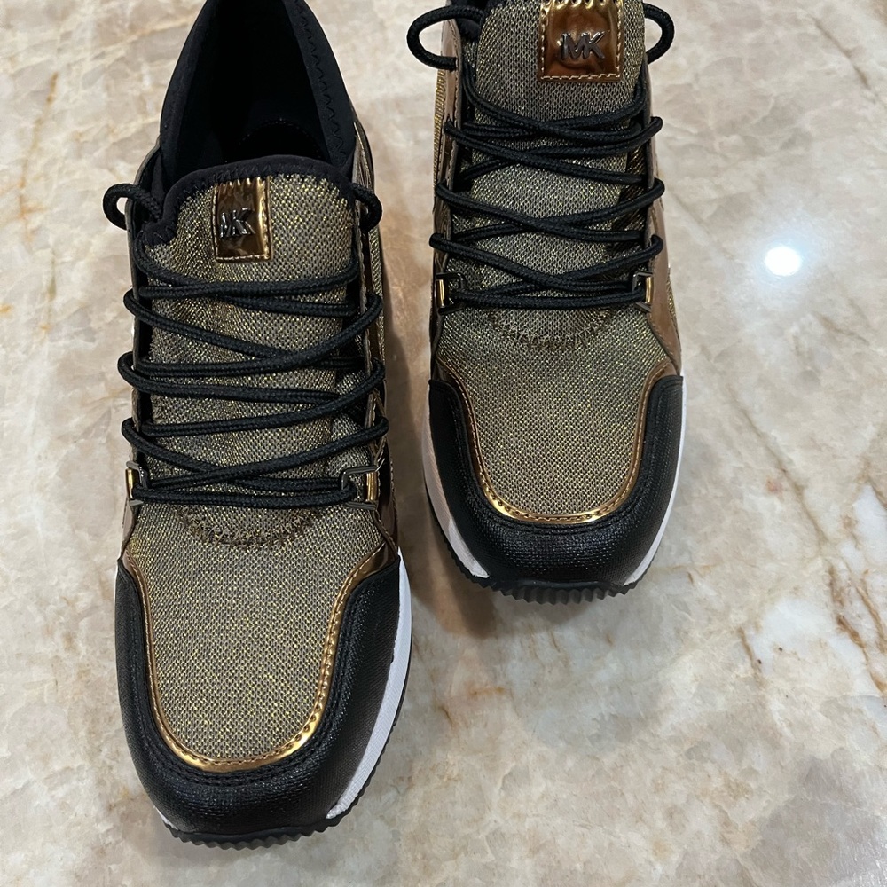 MICHAEL Michael Kors Georgie Metallic Logo Trainer Sneakers. GOLD/BLACK. NEW - Picture 4 of 8